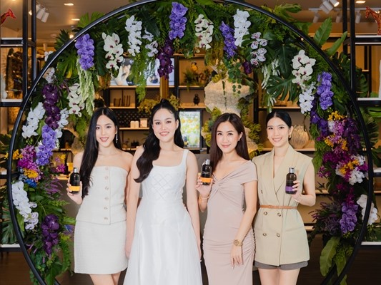 เซเลบดังเผยเคล็ดลับผิวนุ่มเนียนด้วย Bath & Massage Oil จากธรรมชาติของ THANN
